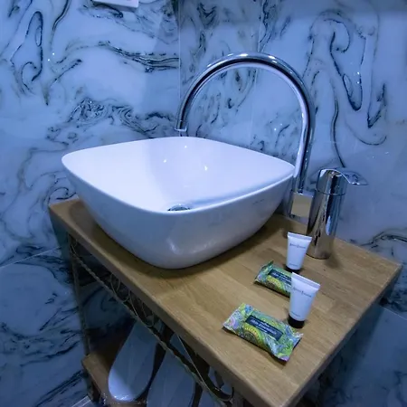 Te Kalaja 게스트하우스 Gjirokastër