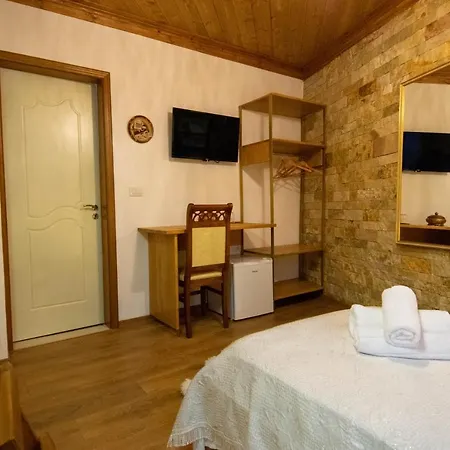 Te Kalaja 게스트하우스